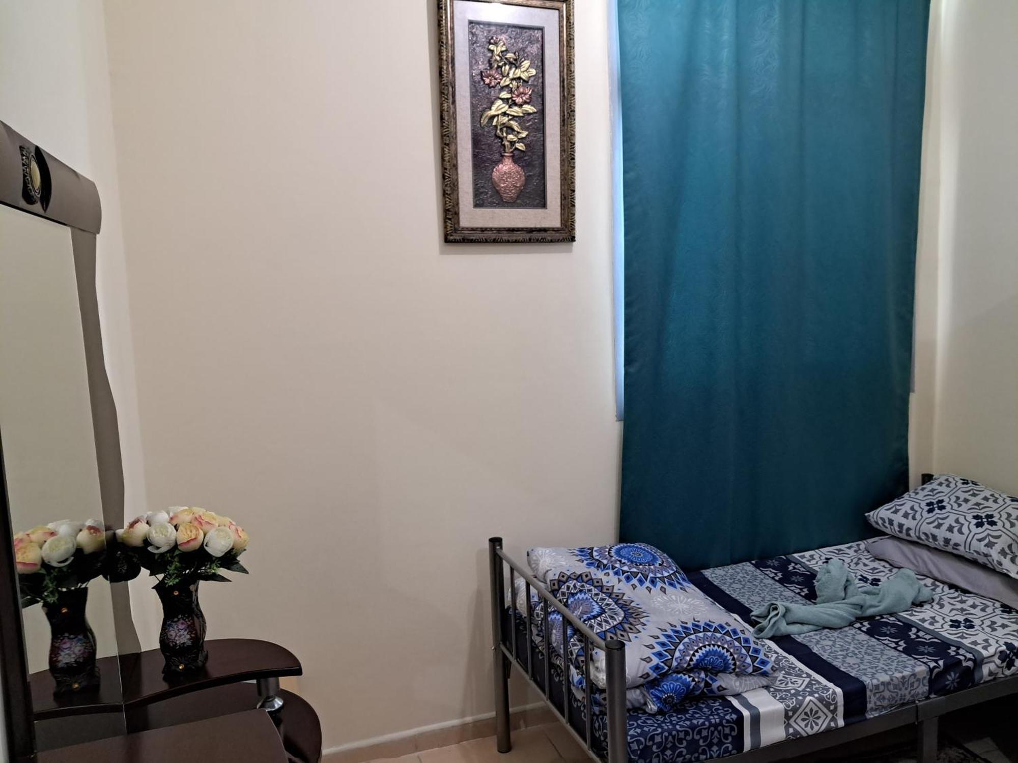 Top House Hostel Abu Dhabi Exterior photo